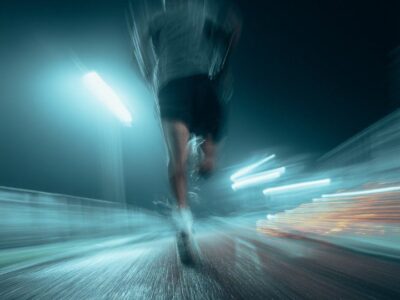 Teen athlete running while a visual overlay highlights how vaping affects lung capacity and performance.